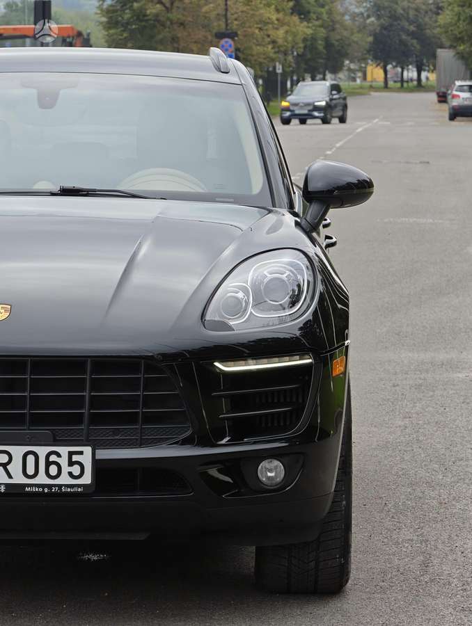 Porsche Macan - 3