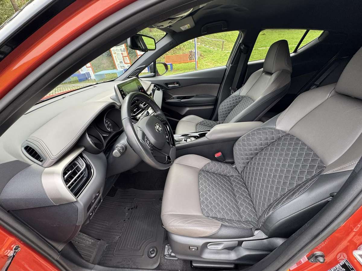 Toyota C-HR - 11