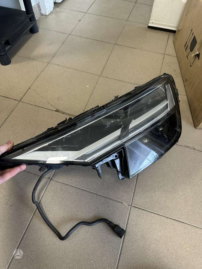 Audi Q8 gaismas