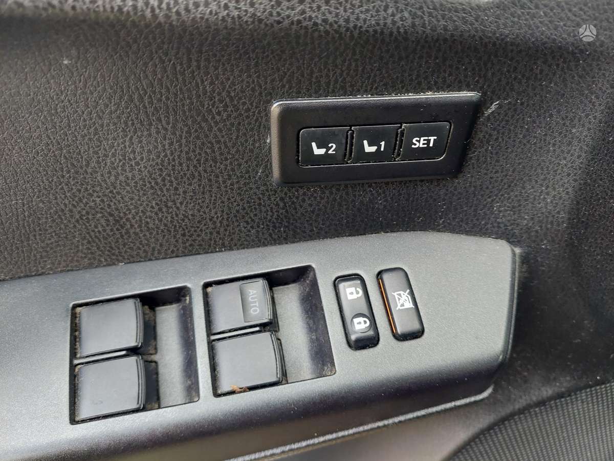 Toyota RAV4 - 8