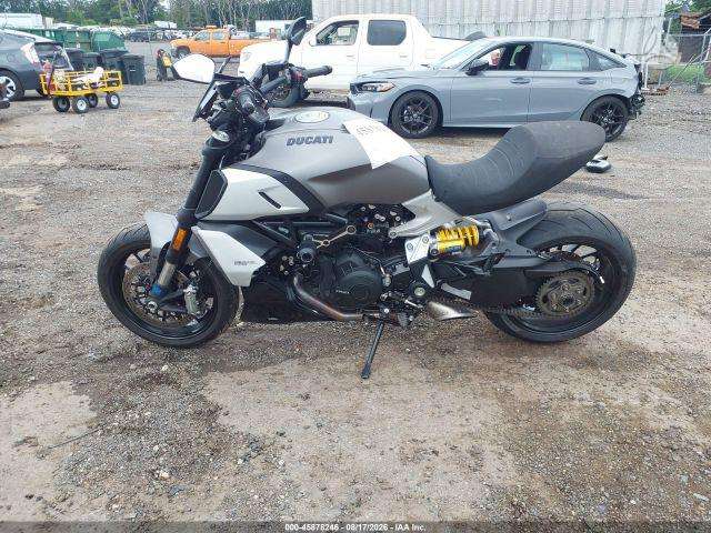 Ducati Diavel 1262cc, спортбайки / superbikes