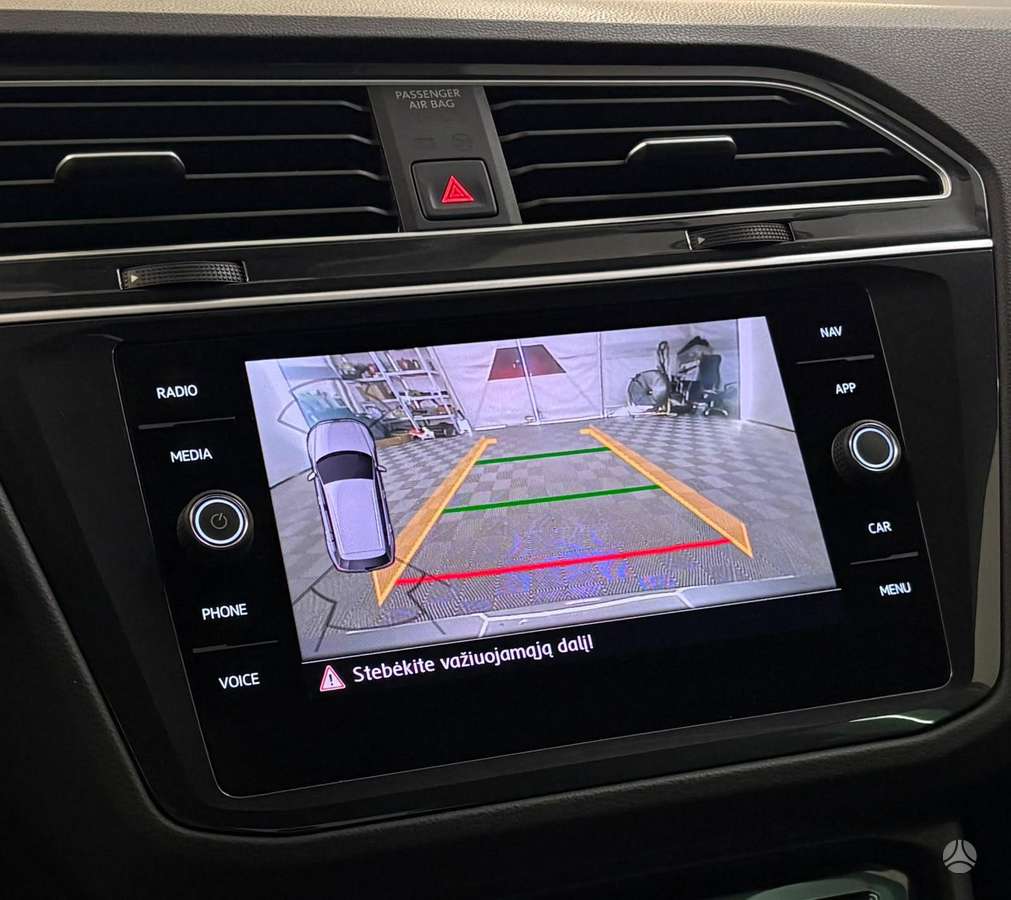 Volkswagen Tiguan - 5