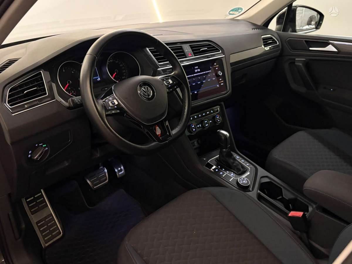 Volkswagen Tiguan - 2
