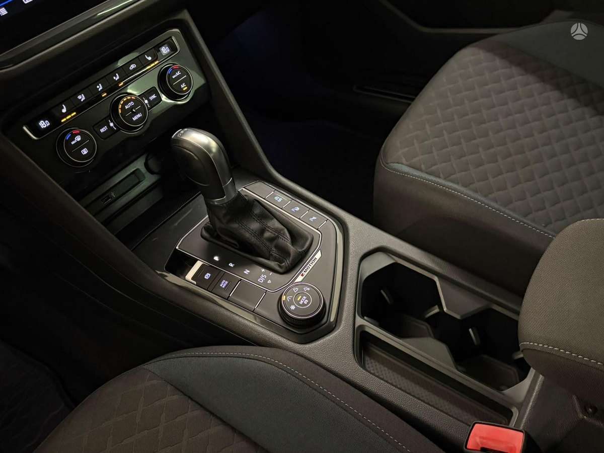 Volkswagen Tiguan - 3