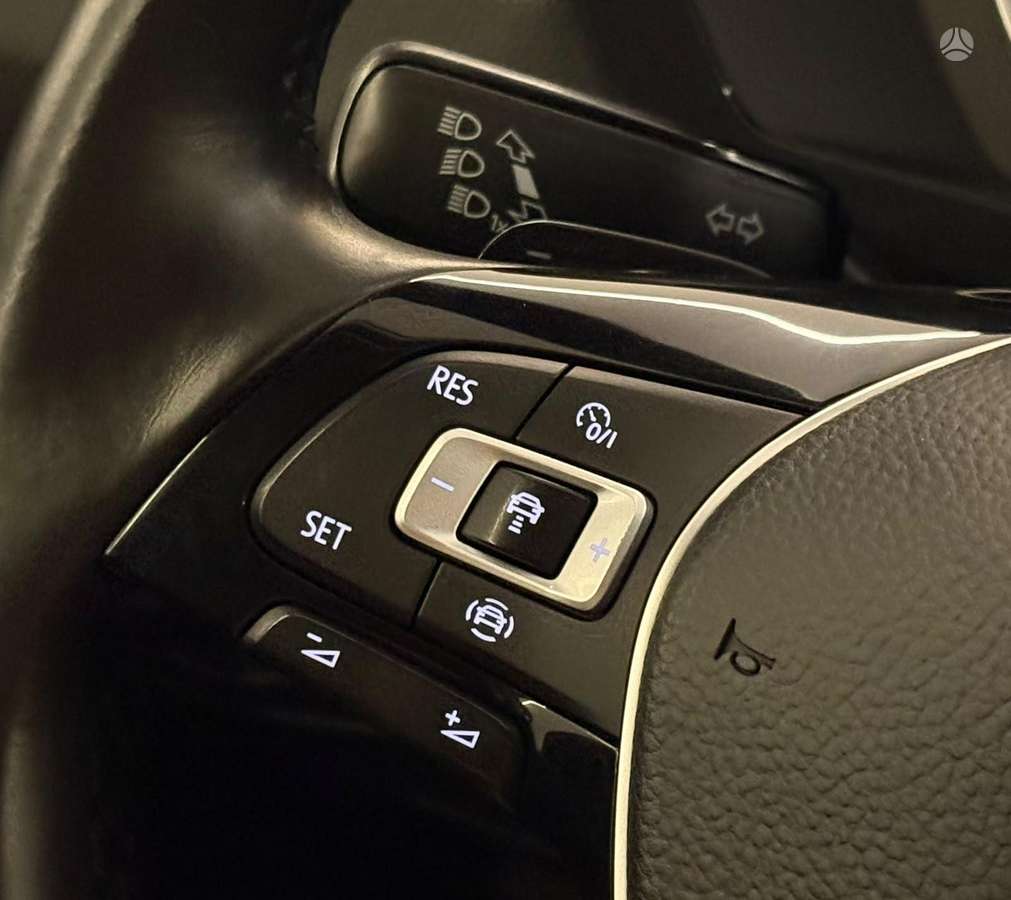Volkswagen Tiguan - 8