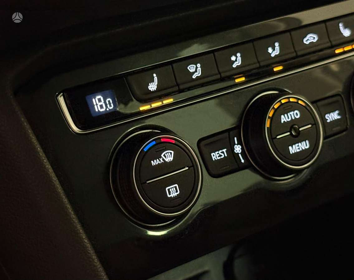 Volkswagen Tiguan - 11