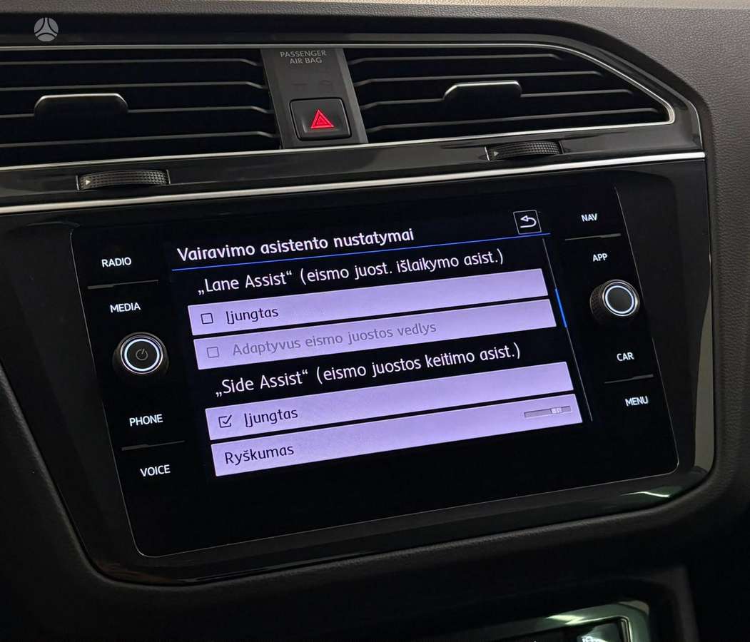 Volkswagen Tiguan - 9