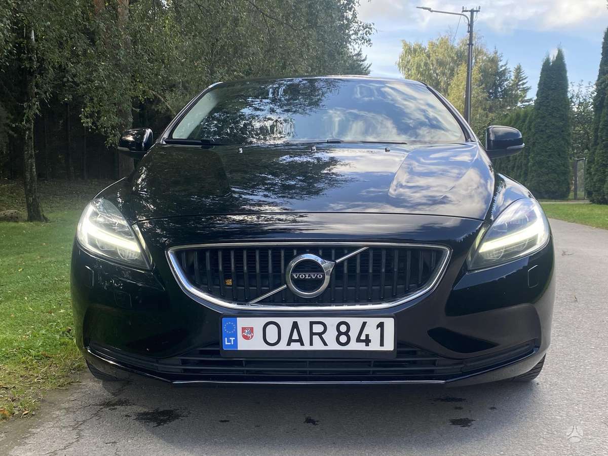 Volvo V40, 2.0 l., hatchback