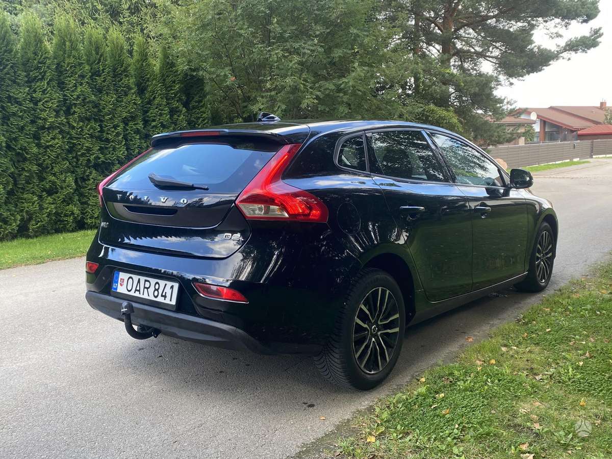 Volvo V40, 2.0 l., hatchback