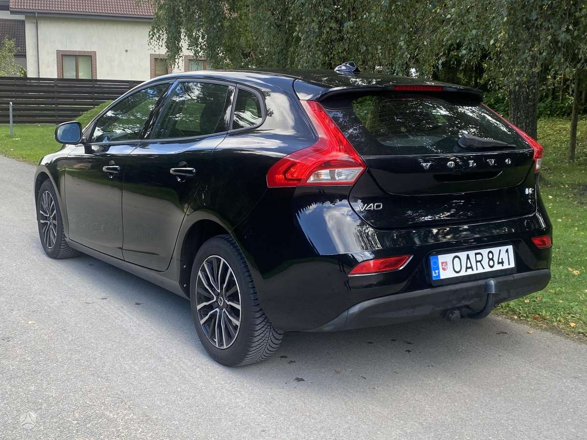 Volvo V40, 2.0 l., hatchback