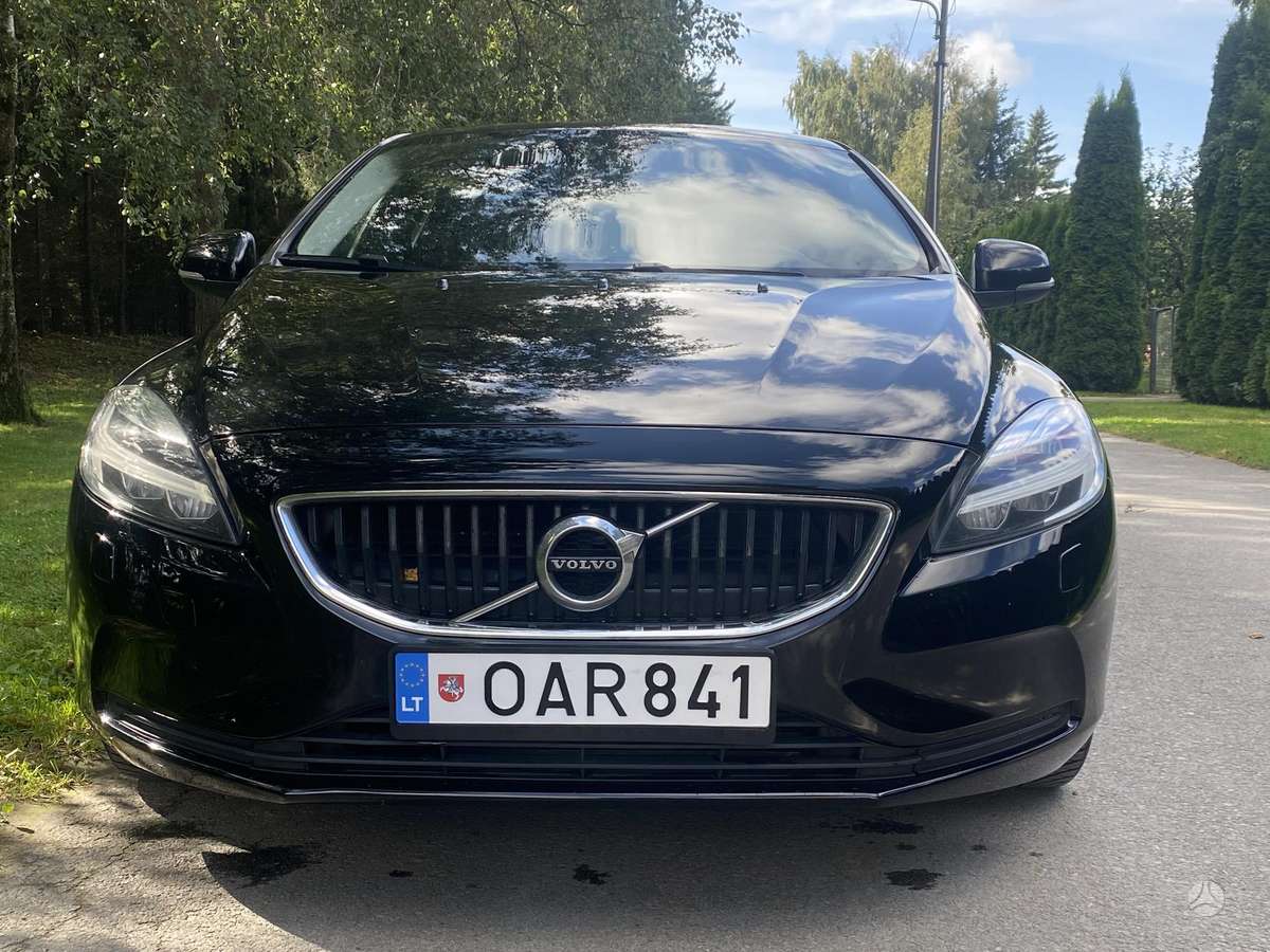 Volvo V40, 2.0 l., hatchback