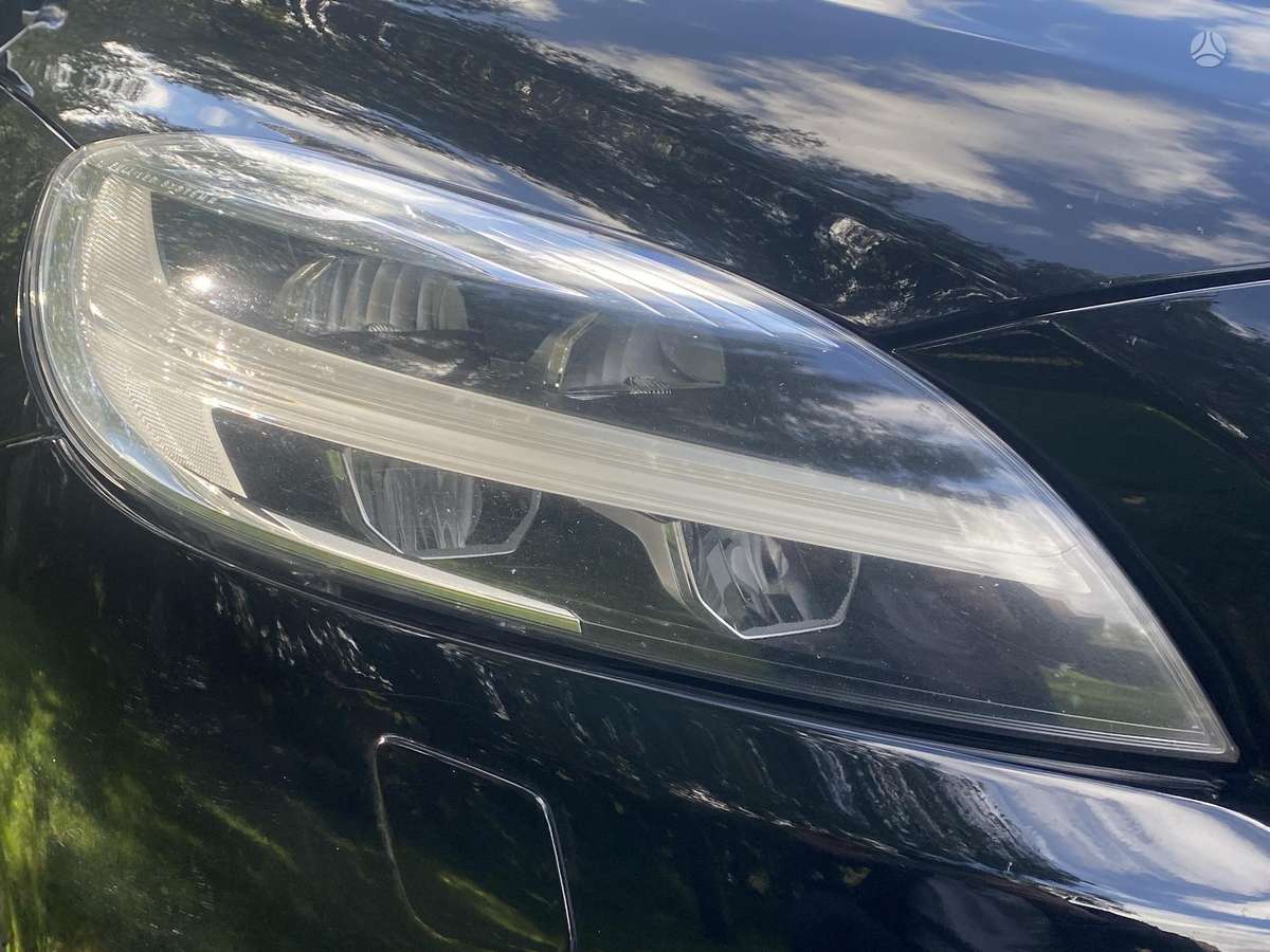 Volvo V40, 2.0 l., hatchback