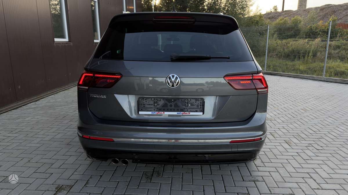 Volkswagen Tiguan - 4