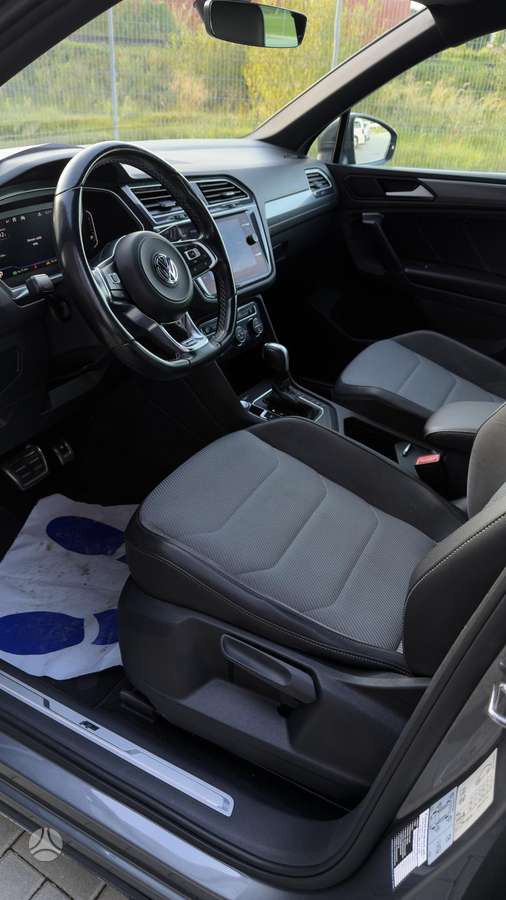 Volkswagen Tiguan - 9