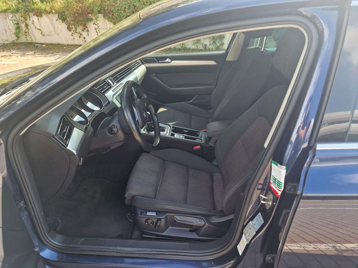 Volkswagen Passat - 8