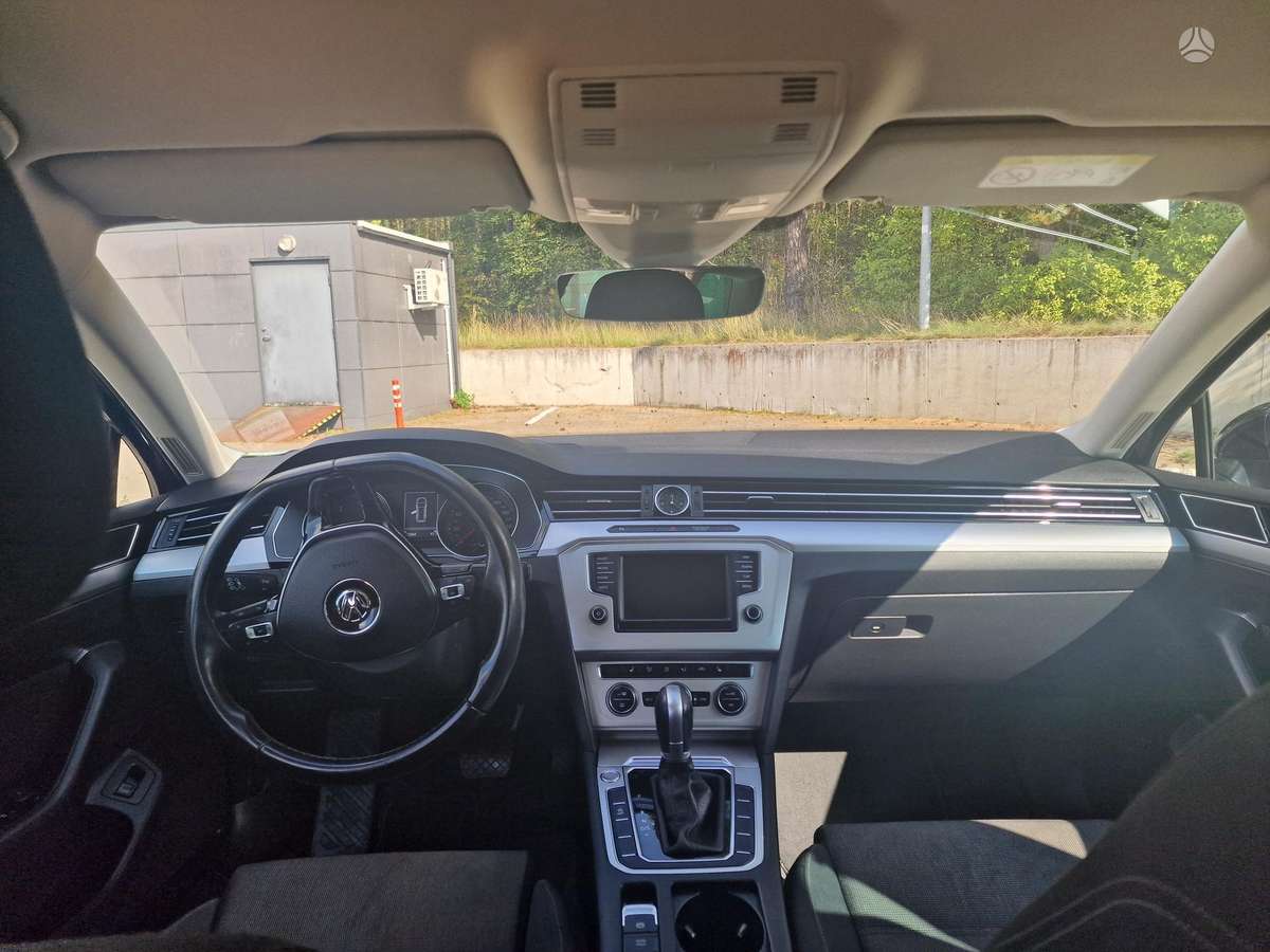 Volkswagen Passat - 10