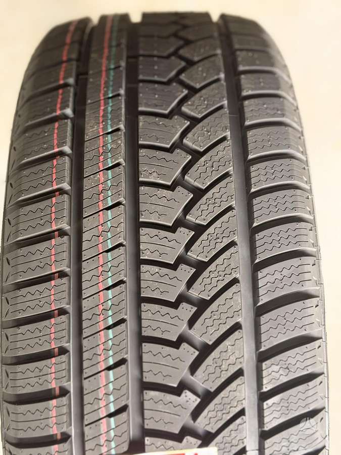 Sunfull 982: SIUNČIAME, winter 245/40 R19