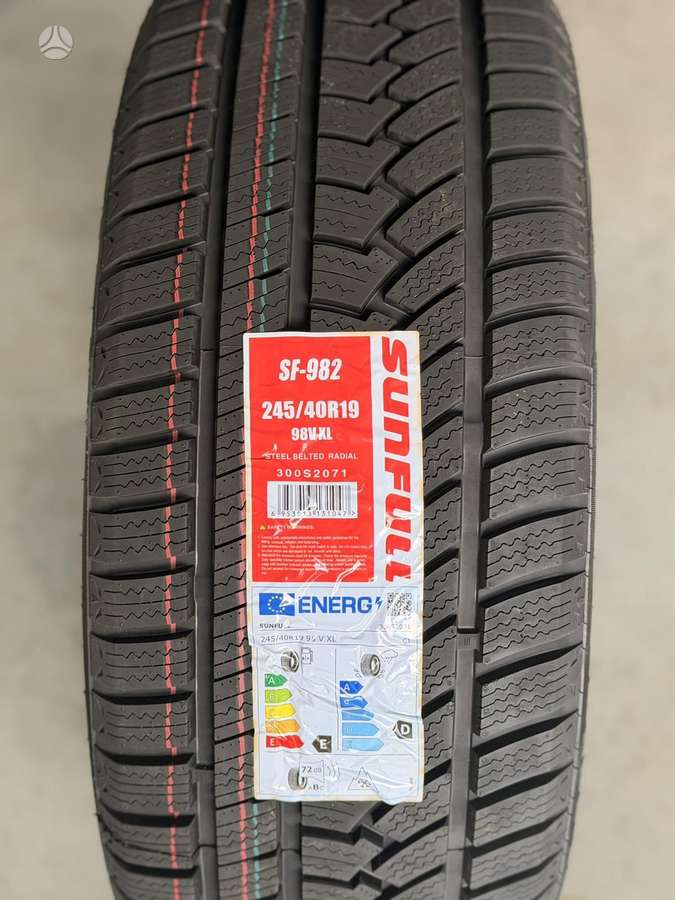 Sunfull 982: SIUNČIAME, winter 245/40 R19