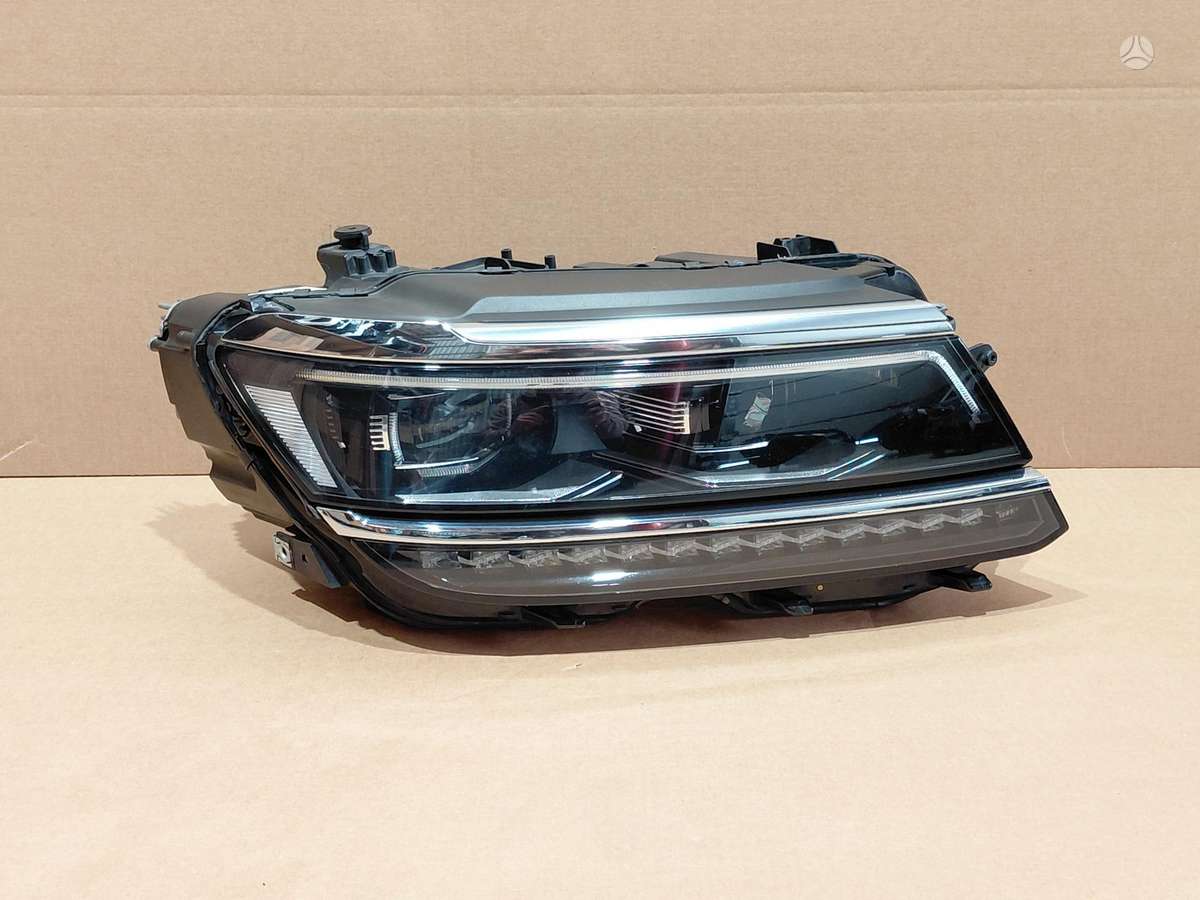 Volkswagen Tiguan lights