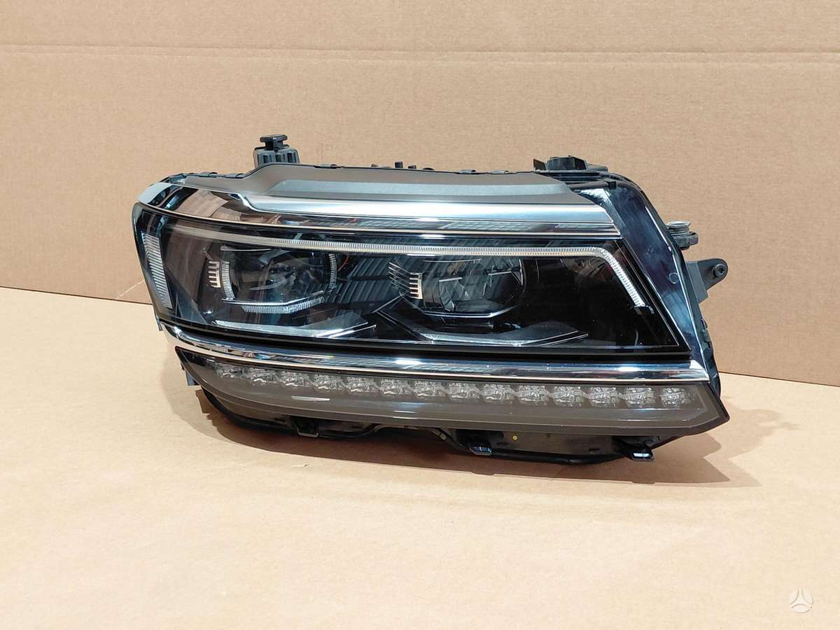 Volkswagen Tiguan lights