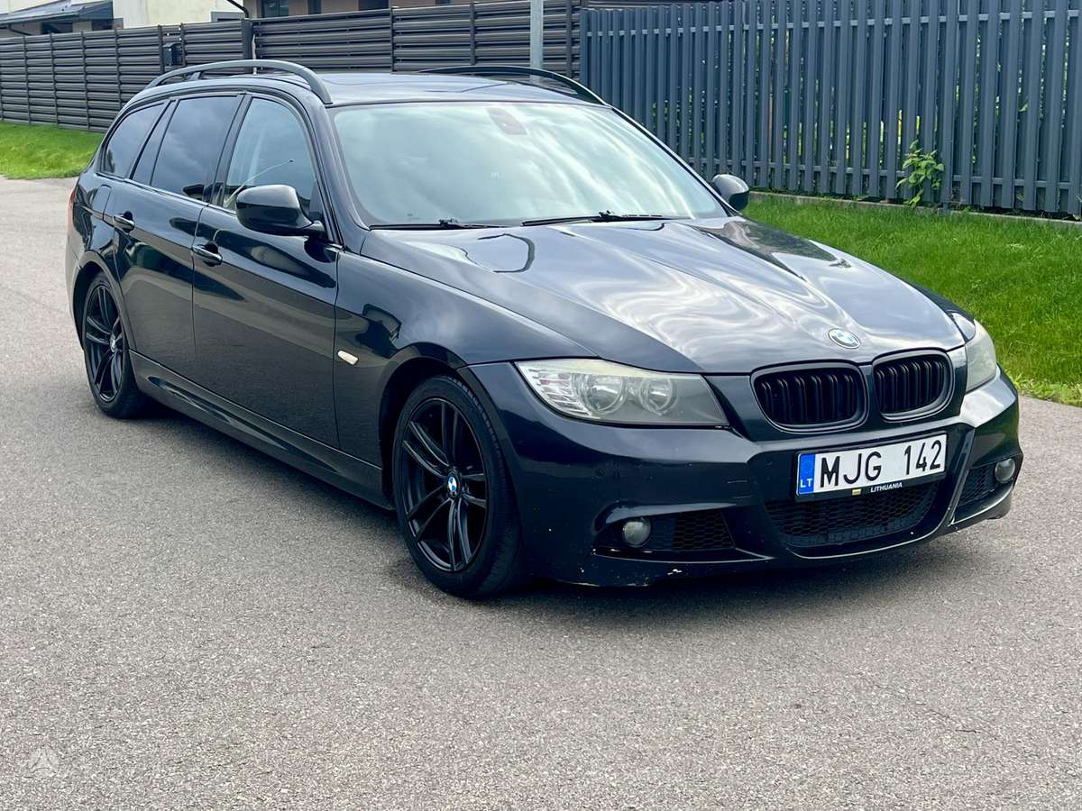BMW 325, universalas