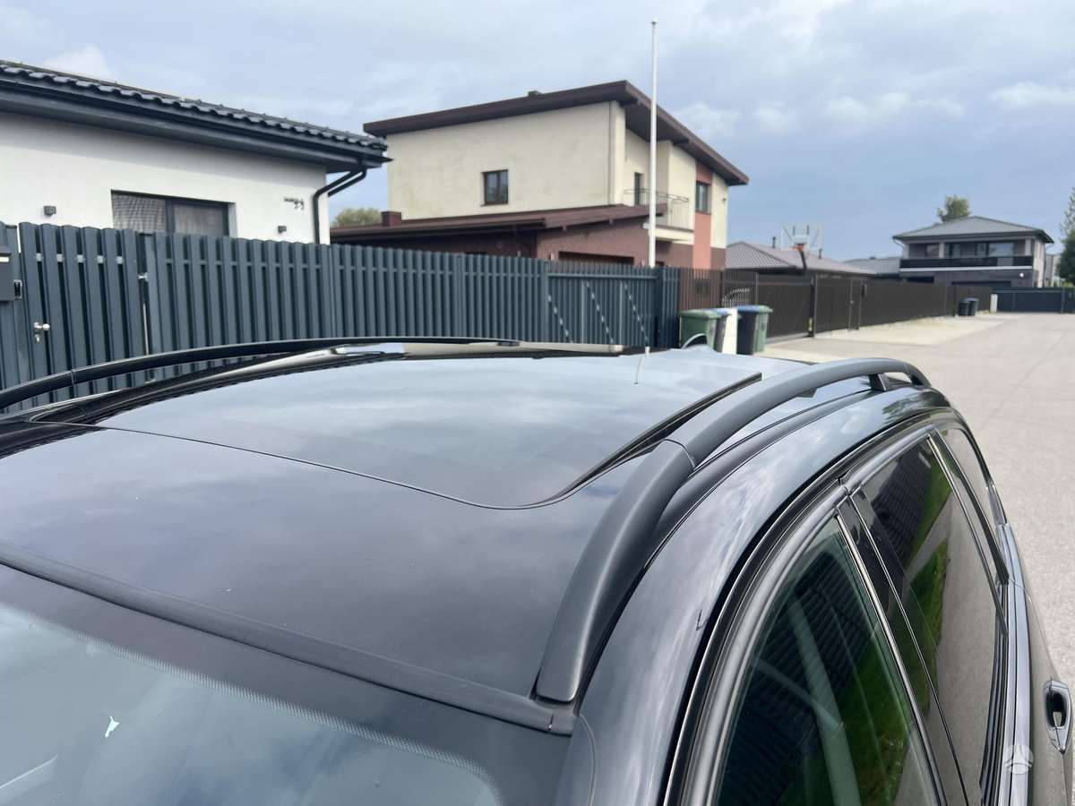 BMW 325, universalas