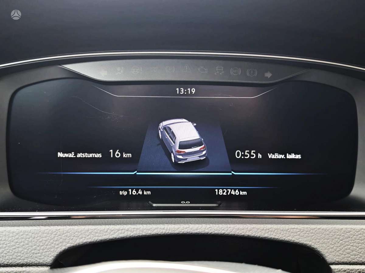 Volkswagen Golf - 12