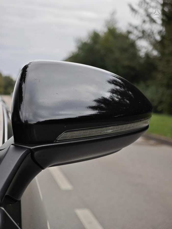 Volkswagen Golf - 10