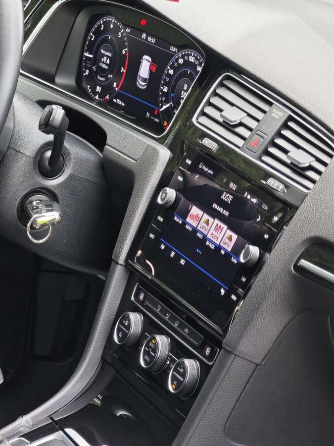 Volkswagen Golf - 11