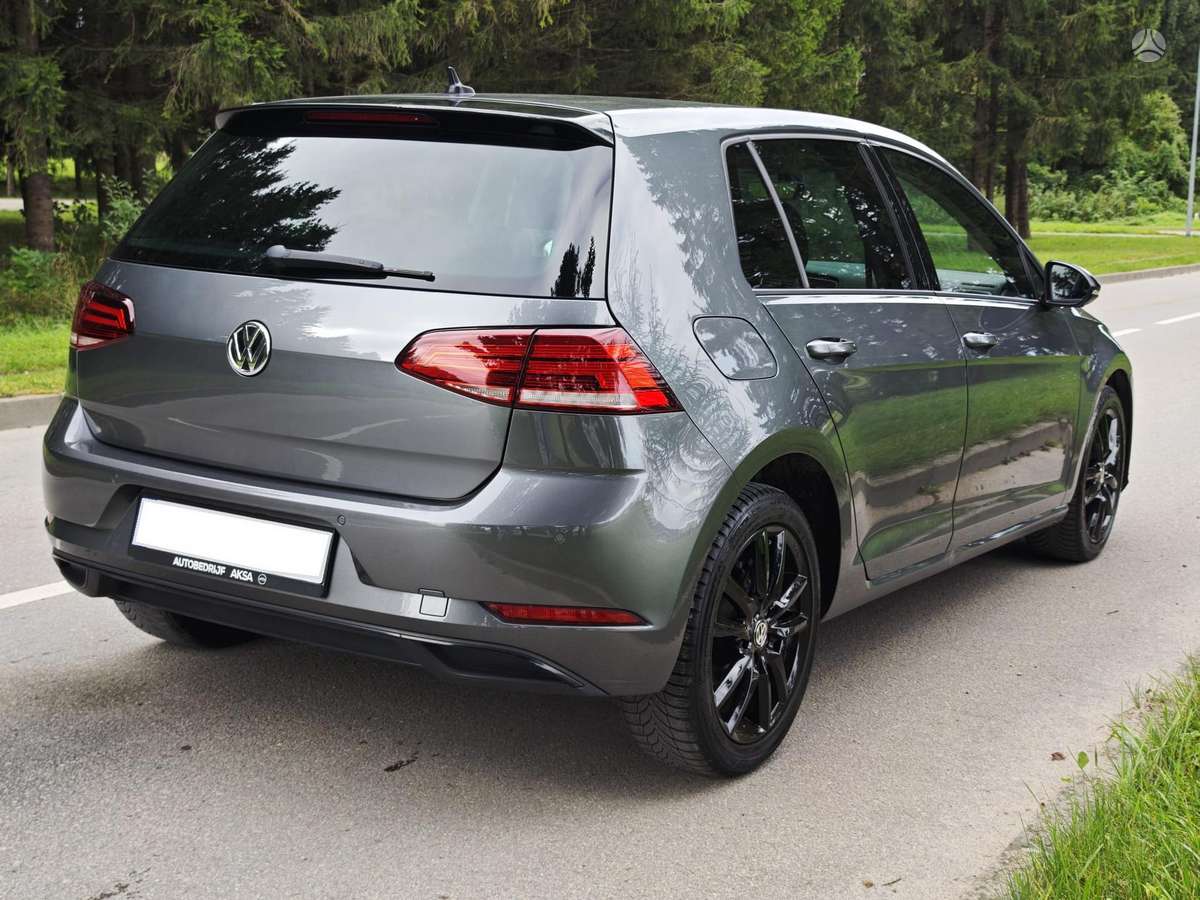 Volkswagen Golf - 2