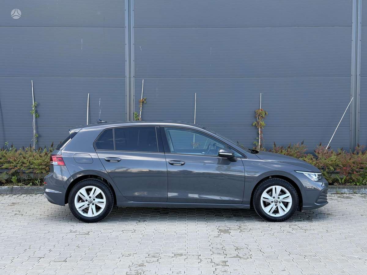 Volkswagen Golf - 8