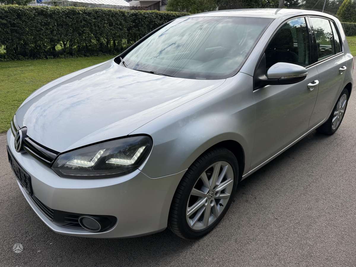 Volkswagen Golf - 1