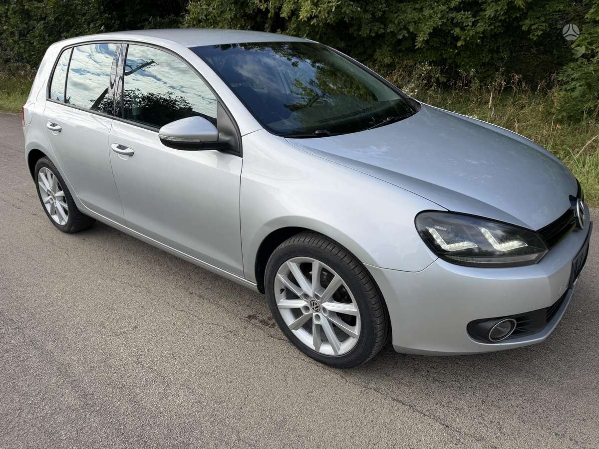 Volkswagen Golf - 2