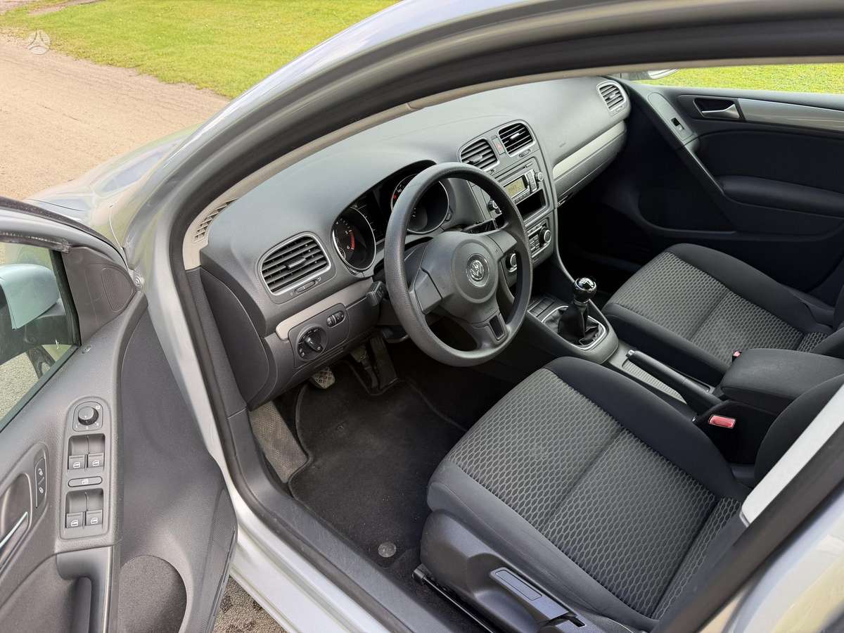 Volkswagen Golf - 5