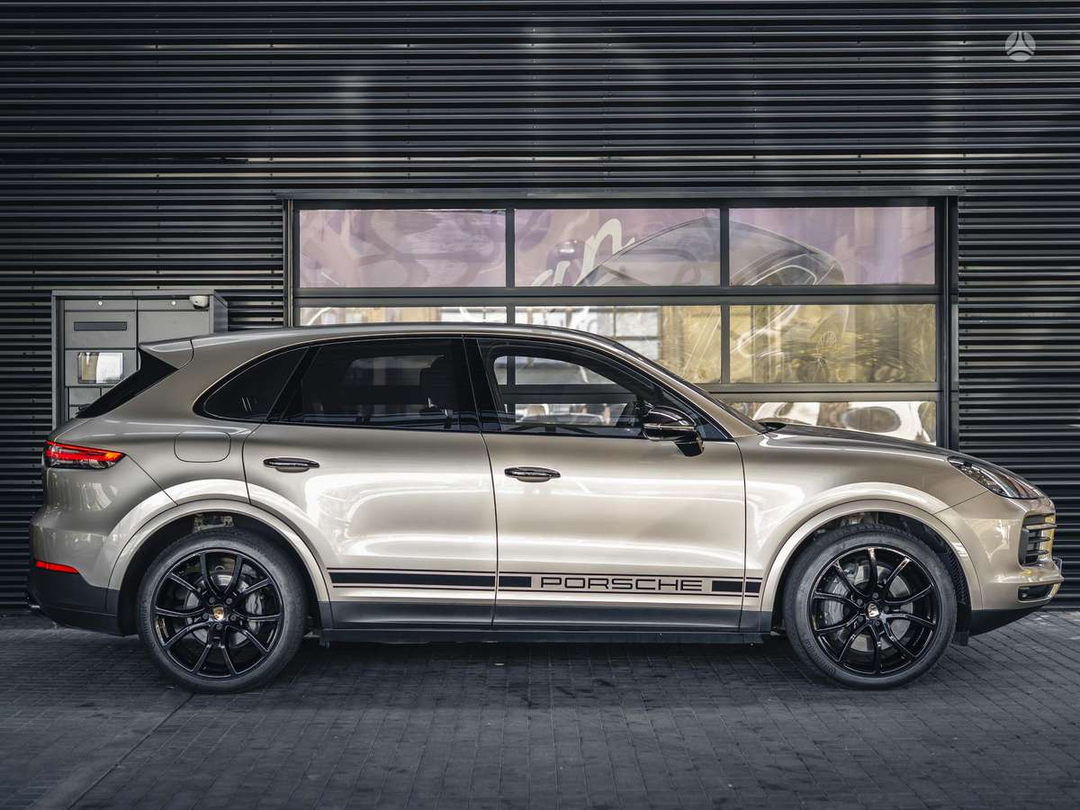 Porsche Cayenne - 6