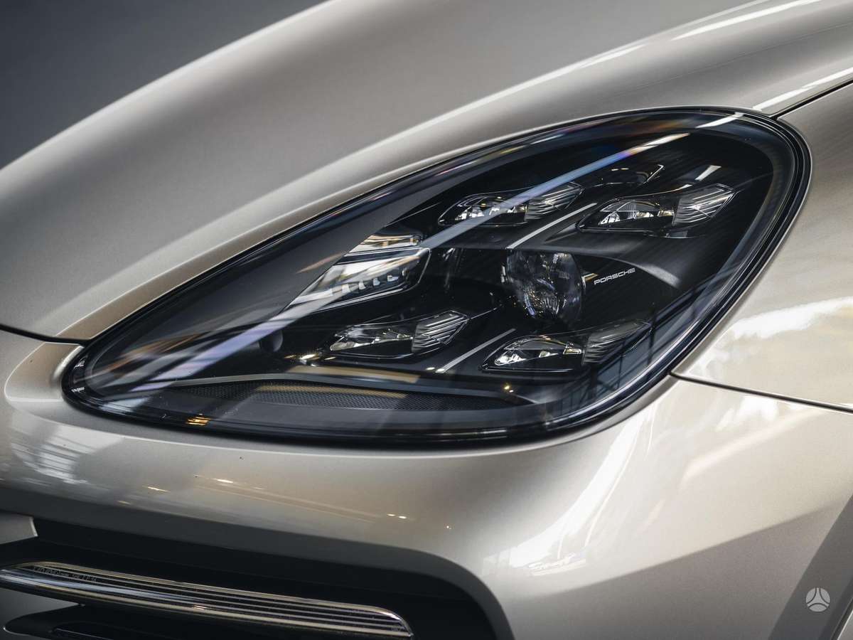 Porsche Cayenne - 12