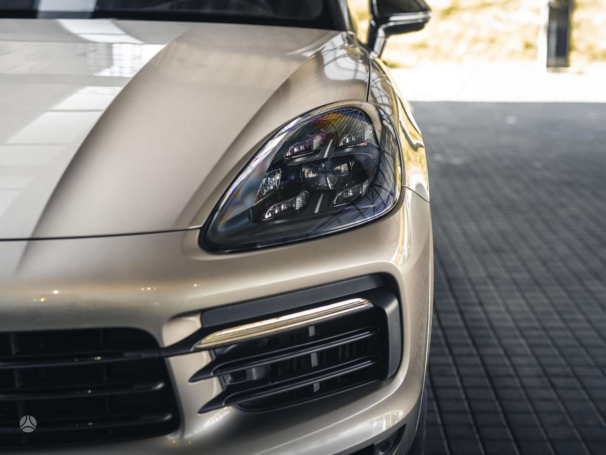 Porsche Cayenne - 10