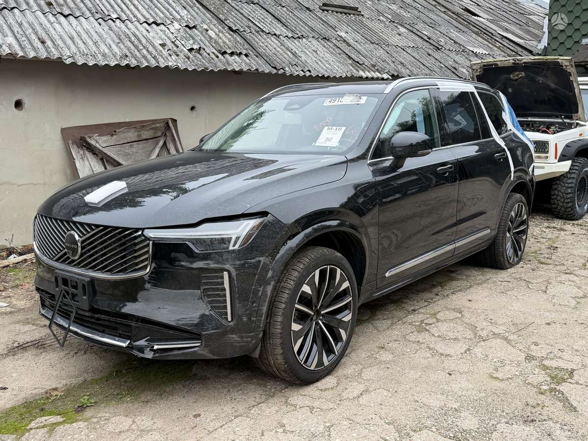 Volvo XC90 - 1