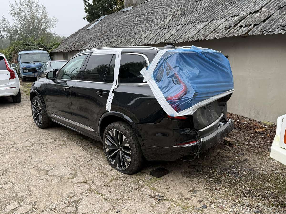 Volvo XC90 - 3