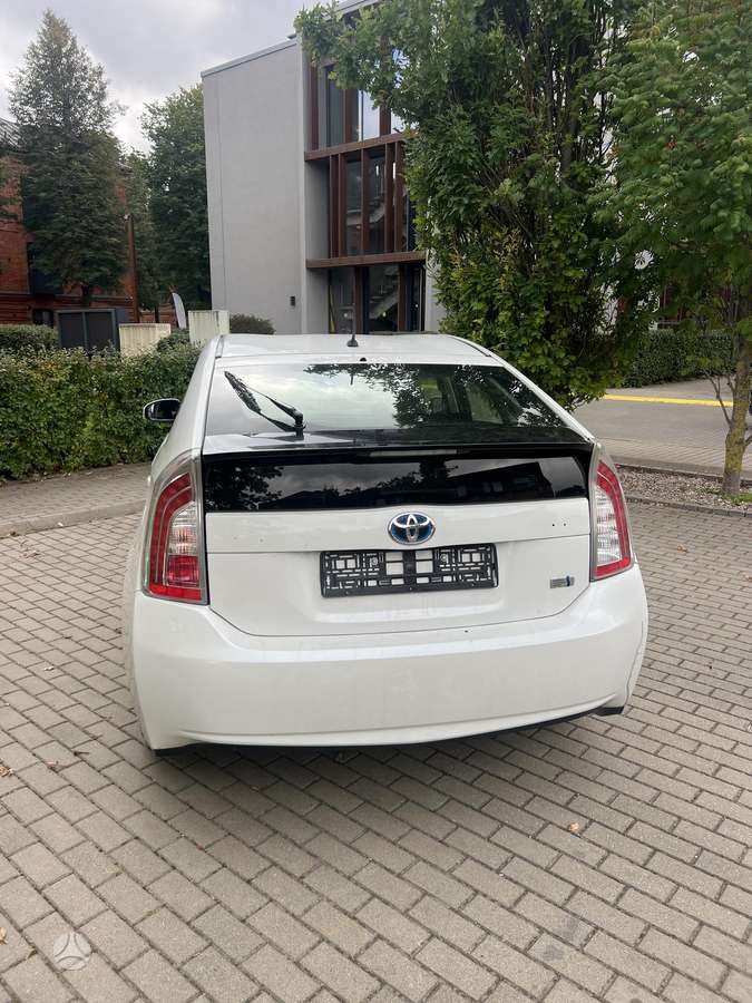 Toyota Prius - 3