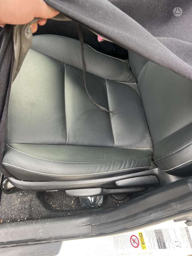 Toyota Prius - 10