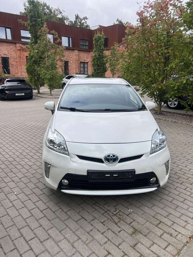Toyota Prius - 12