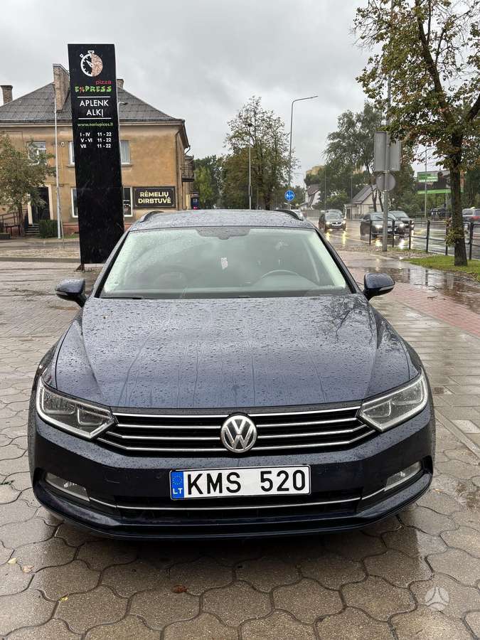 Volkswagen Passat - 1
