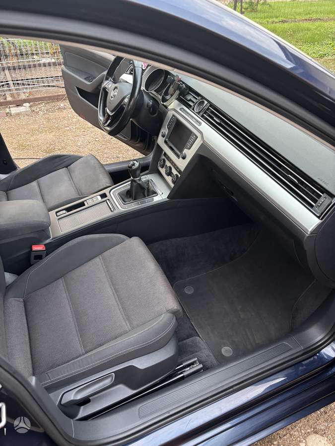 Volkswagen Passat - 9