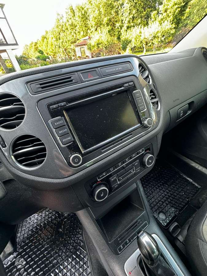 Volkswagen Tiguan - 10
