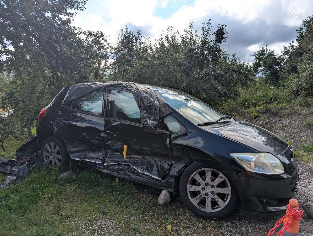 Toyota Auris - 2