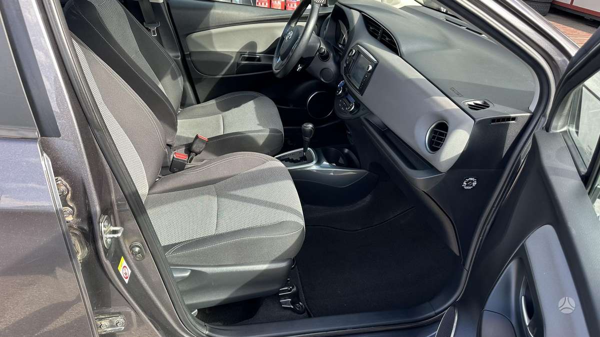 Toyota Yaris - 8
