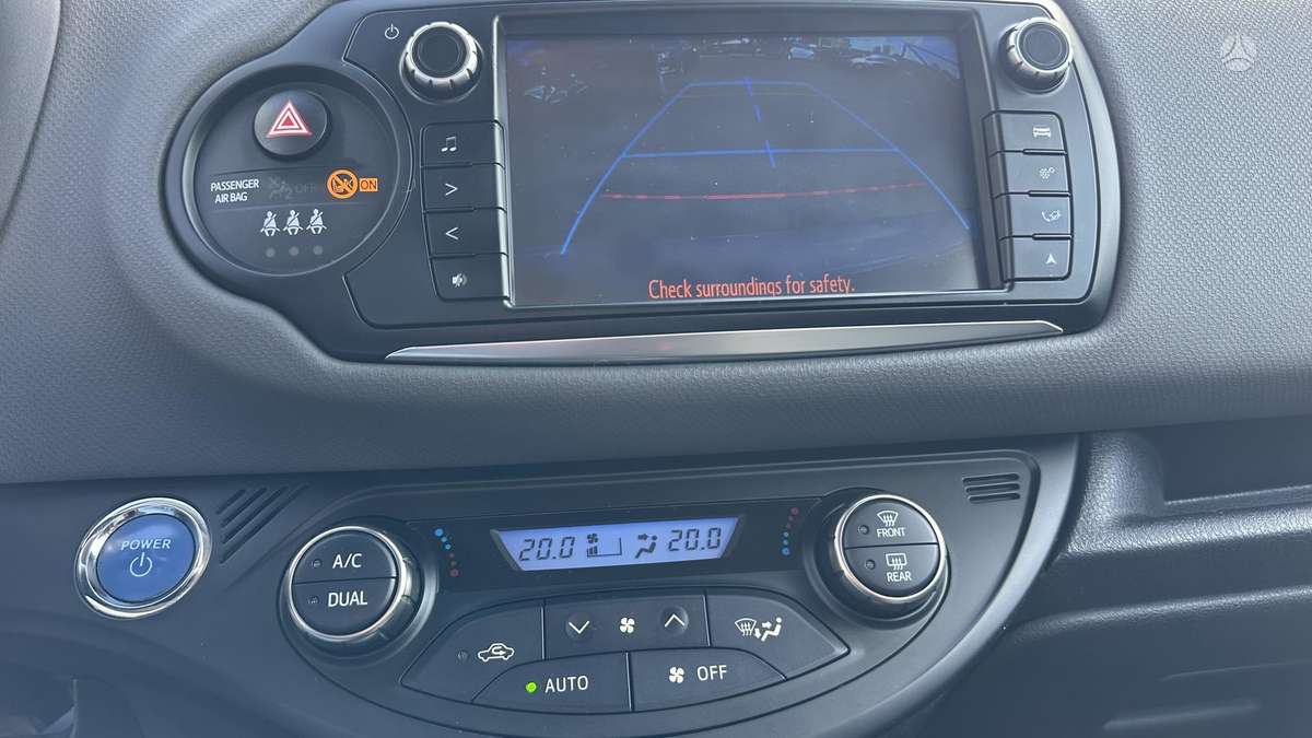 Toyota Yaris - 11