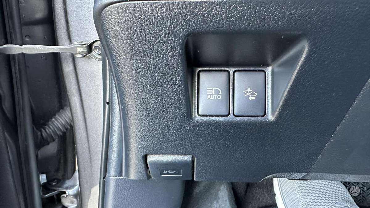 Toyota Yaris - 12