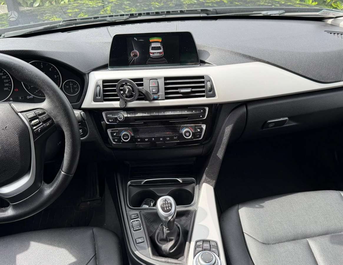 BMW 318, 2.0 l., Седан